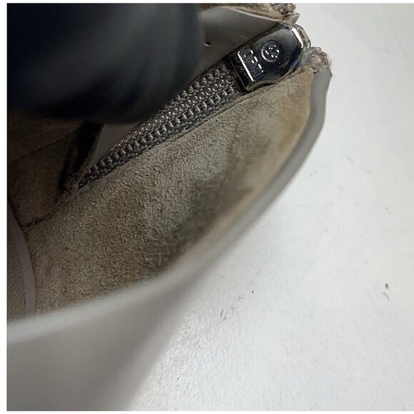 Authentic GUCCI Clemence Gray Leather Peep Toe Wedge Cut Out Heel Size EU 39/9 - Picture 8 of 10